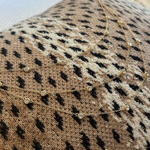 Elegant Gold Necklace with Crystal Accents